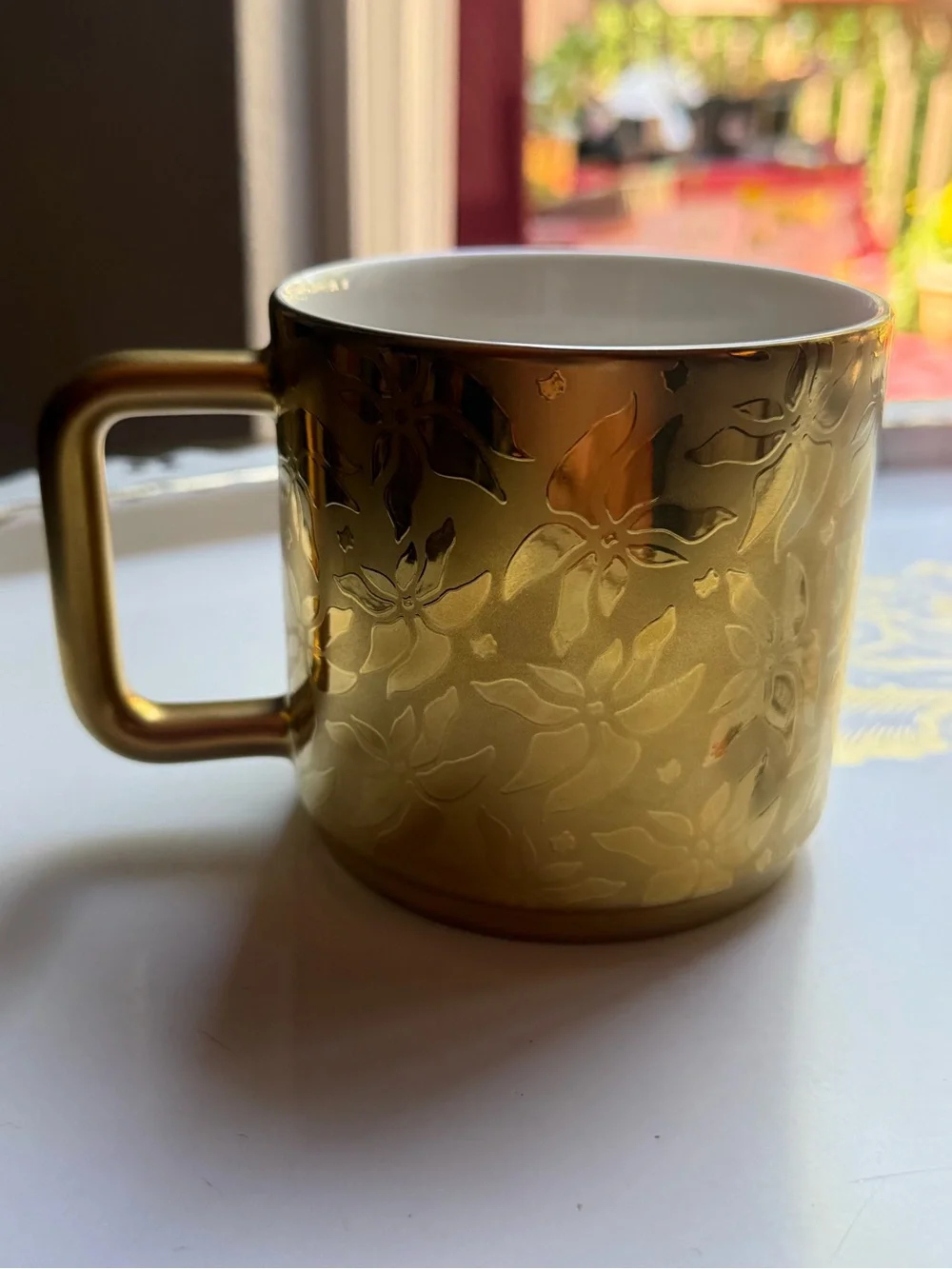 Starbucks special edition Gold poinsetta Mug, no flaws!